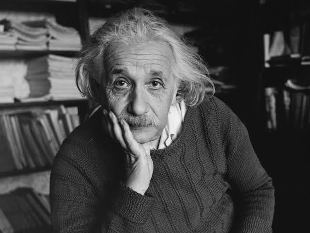 albert-einstein-va-thuyet-tuong-doi-cuoc-cach-mang-trong-tu-duy-vat-ly-2279